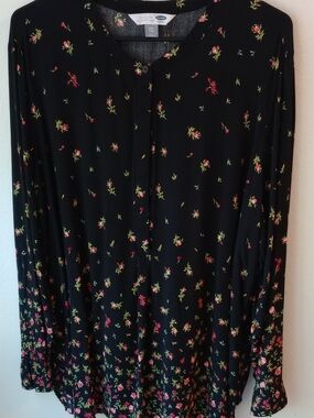 Old Navy Black Floral Tunic Henley
